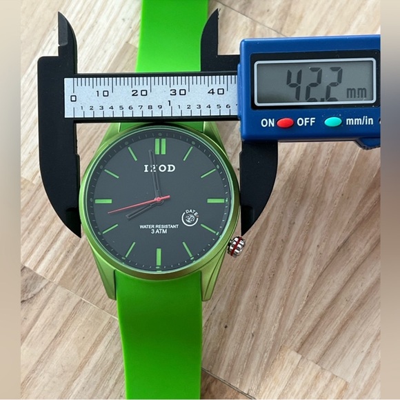 IZOD Essentials IZS 7 Watch Black Dial Lime Green Poly Strap Date Window - Picture 10 of 12